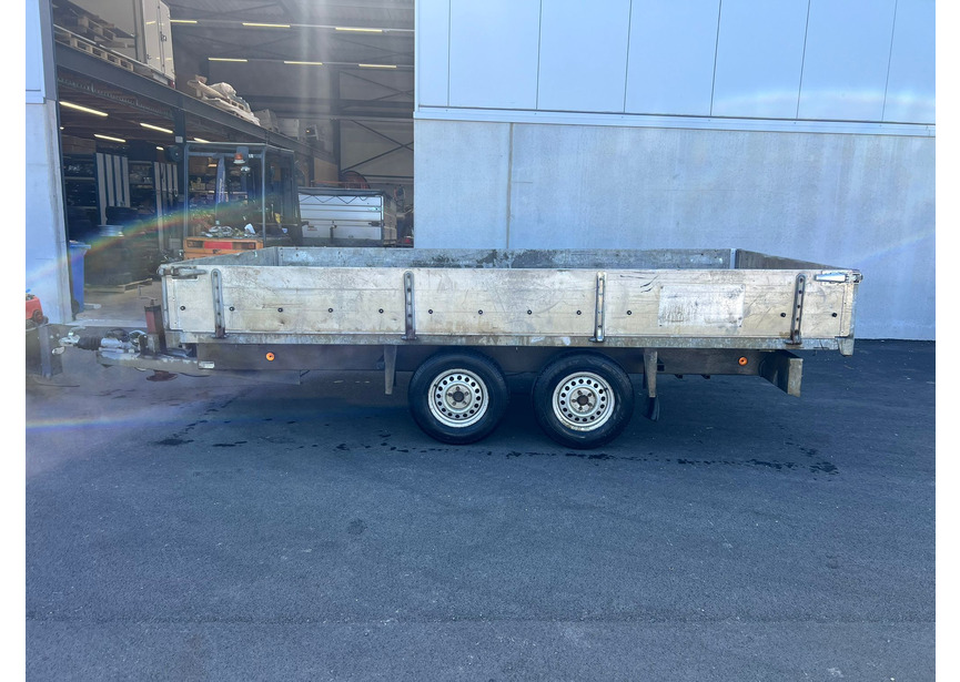 WhatsApp Image 2026-04-27 at 09.53.33